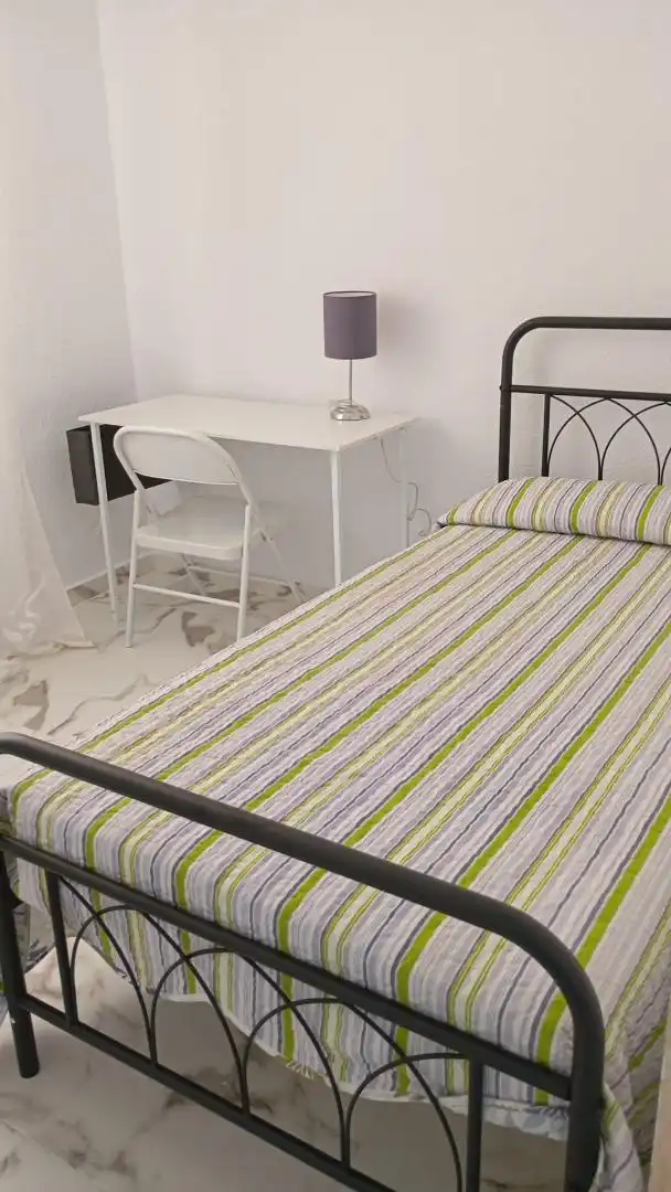 Habitación en Calle Servando Camúñez, 12, La Pastora - La Estación Habitación en Calle Servando Camúñez, 12, La Pastora - La Estación