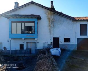 Exterior view of Single-family semi-detached for sale in Santillana del Mar  with Terrace