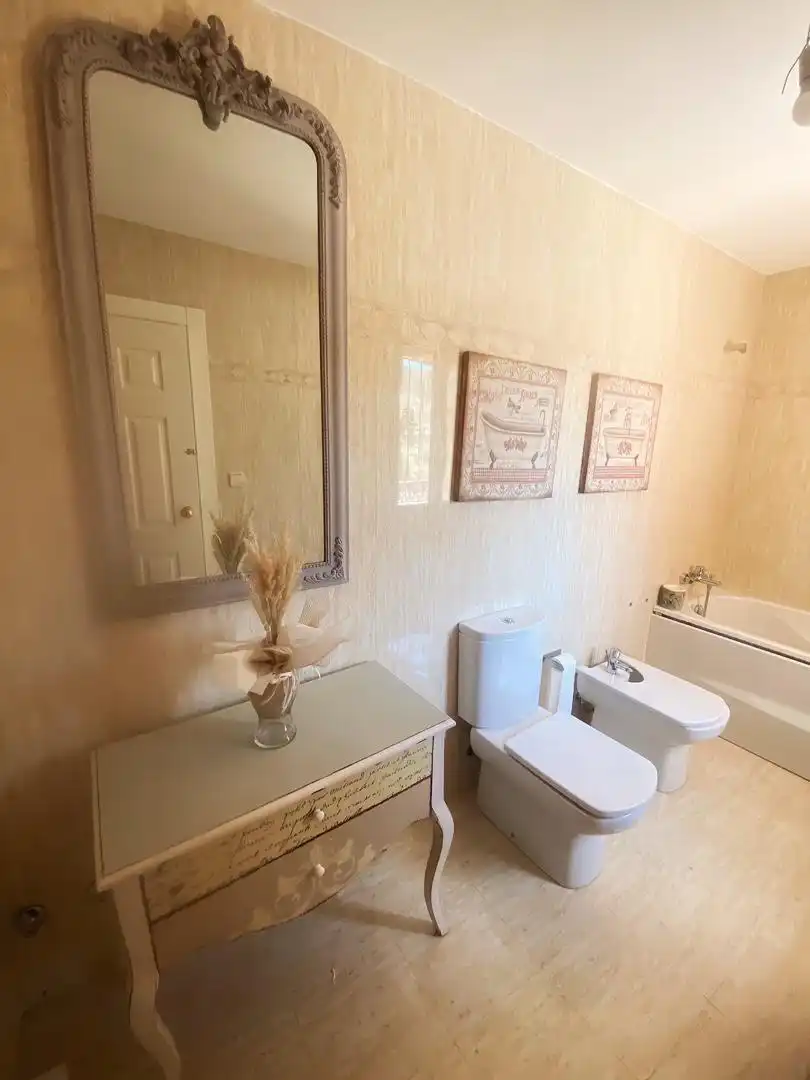 Flat for sale in Avenida del Valle de Alcudia, 4, Almodóvar del Campo Bathroom of Flat for sale in Almodóvar del Campo with Air Conditioner, Heating and Private garden
