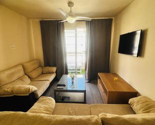 Sala d'estar de Apartament de lloguer en Águilas amb Aire condicionat, Terrassa i Balcó