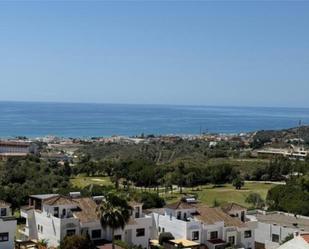 Vista exterior de Àtic de lloguer en Rincón de la Victoria amb Terrassa i Piscina