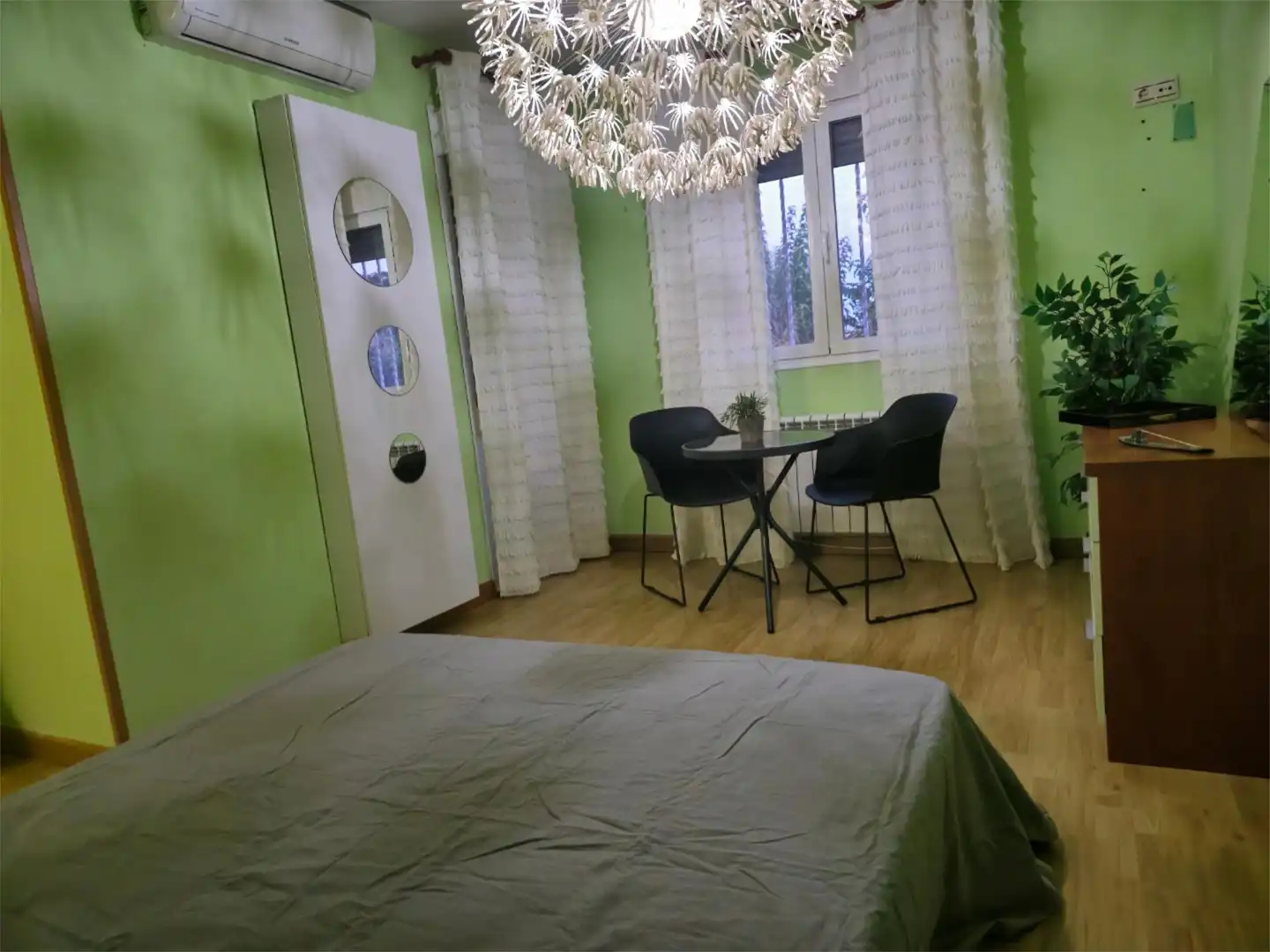 Dormitori de Casa o xalet per a compartir en Recas amb Calefacció, Parquet i Moblat