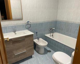 Bany de Apartament de lloguer en Villares de la Reina amb Terrassa