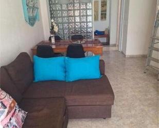 Sala d'estar de Apartament de lloguer en Salou amb Terrassa i Piscina