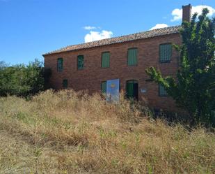 Exterior view of Single-family semi-detached for sale in Saldaña