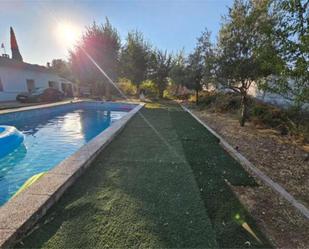 Piscina de Casa adosada en venda en Manzanares amb Terrassa i Piscina