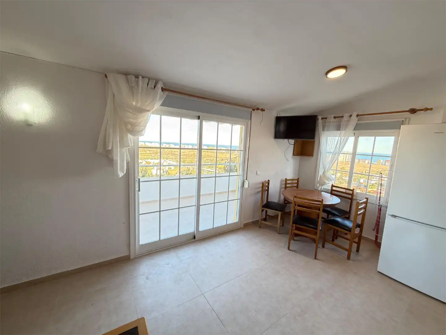Local en venda a Avenida Dinamarca, 34, Las Atalayas - Urmi - Cerro de Mar Menjador de Local en venda en Peñíscola / Peníscola amb Aire condicionat