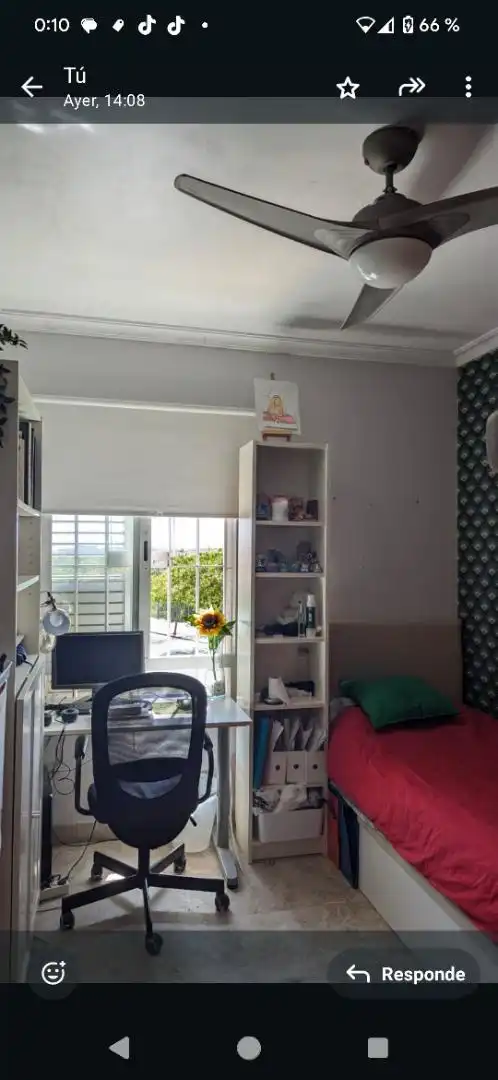 Casa adosada en venda a Calle Frida Kahlo, 14, Aljamar Dormitori de Casa adosada en venda en Tomares amb Aire condicionat, Calefacció i Jardí privat