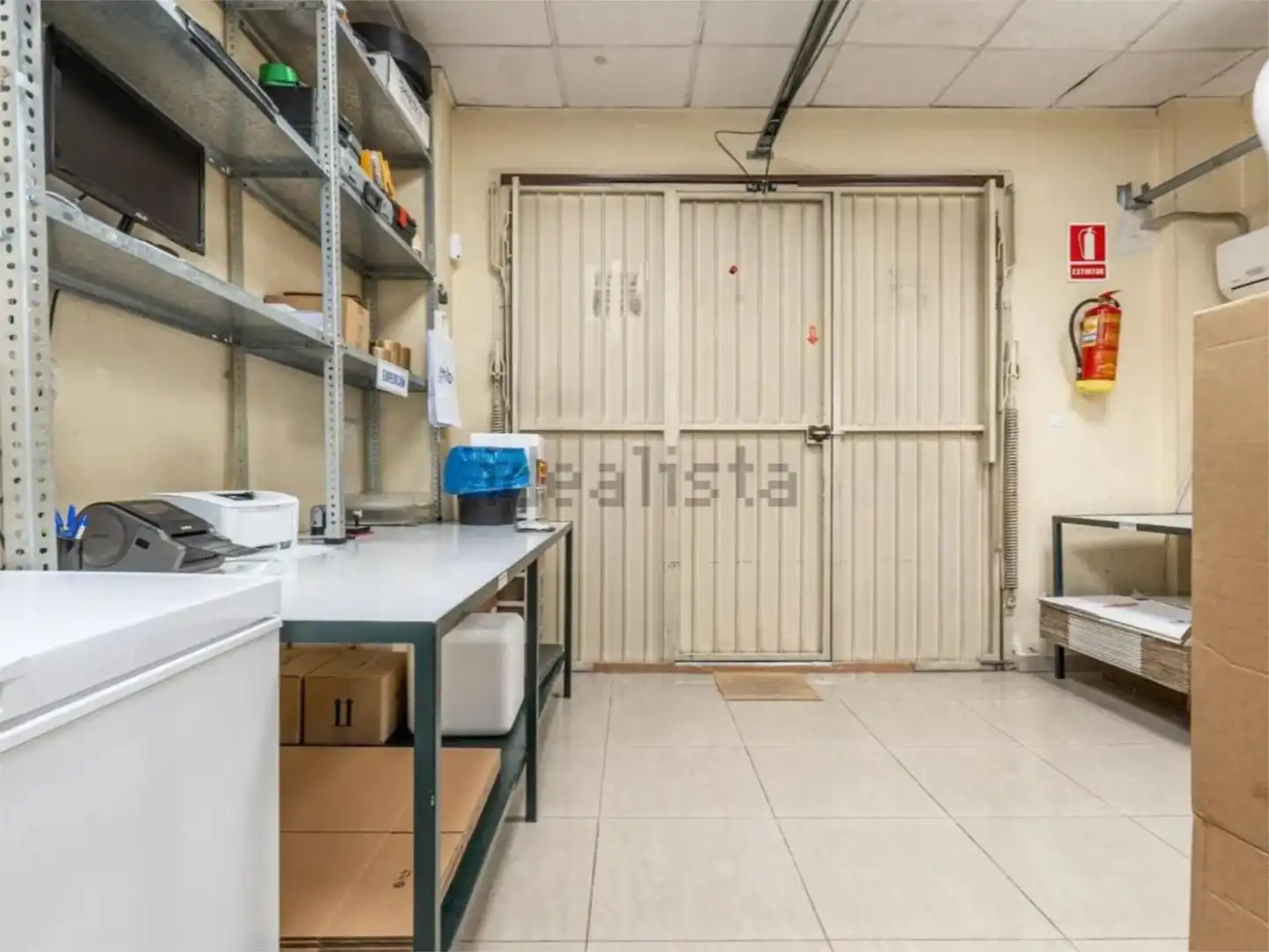 Cocina de Local en venta en Granada con Aire acondicionado