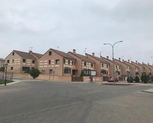 Vista exterior de Casa o xalet de lloguer en Illescas amb Terrassa