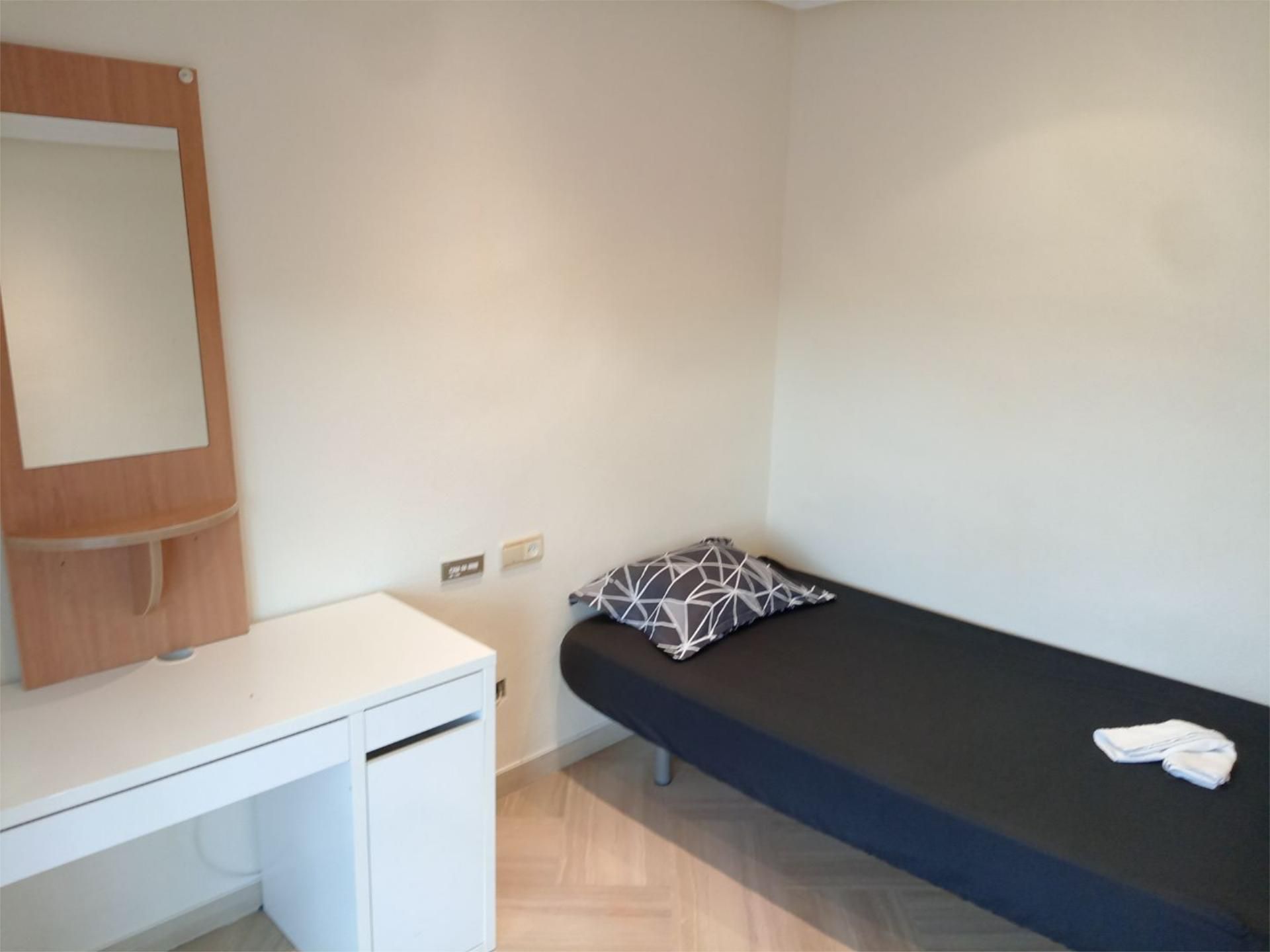 Bedroom of Study to share in Elche / Elx