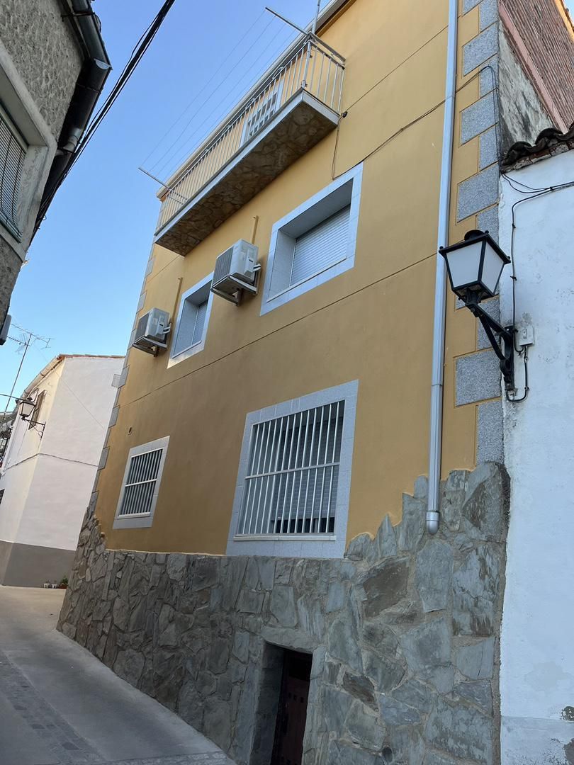 Exterior view of Single-family semi-detached for sale in Alcuéscar  with Air Conditioner, Terrace and Balcony