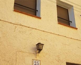 Vista exterior de Casa adosada en venda en Torrijo de la Cañada amb Moblat