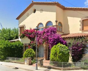 Vista exterior de Casa o xalet en venda en L'Ametlla del Vallès amb Aire condicionat, Terrassa i Piscina