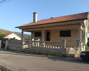 Vista exterior de Casa o xalet en venda en Redondela amb Balcó