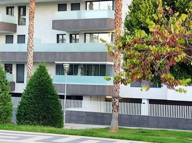 Garaje en Alquiler en Avenida Jorge Luis Borges, 18 en El Tejar - Hacienda Bizcochero