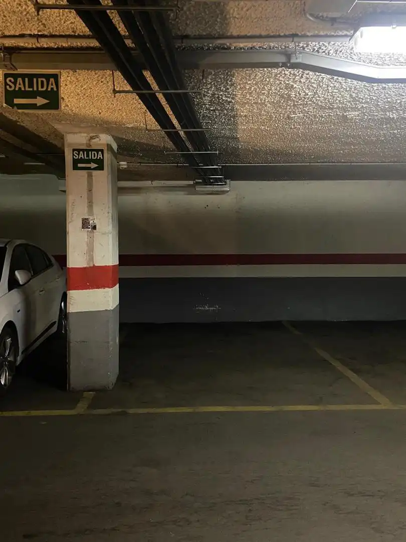 Parking of Garage for rent in Torrent