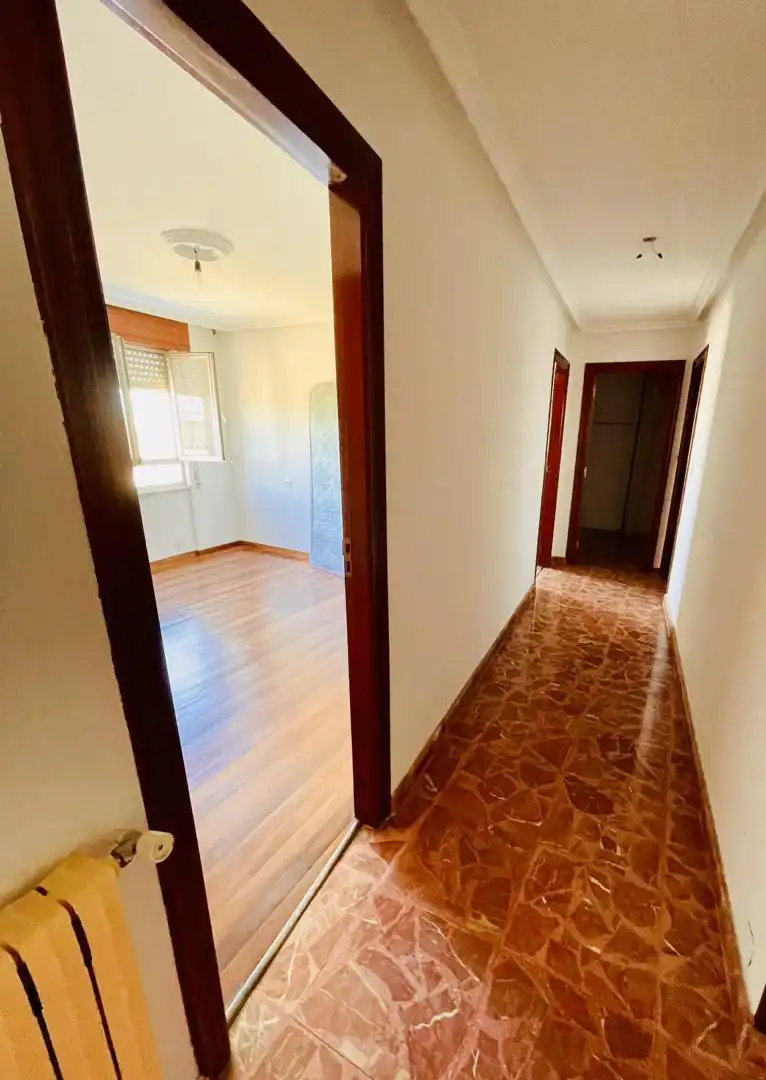 Einfamilien-Reihenhaus zum Verkauf in Calle la Llanera, 35, La Bañeza Schlafzimmer von Einfamilien-Reihenhaus zum Verkauf in La Bañeza mit Heizung, Terrasse und Abstellraum