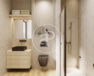 Bathroom of Duplex for sale in  Barcelona Capital  with Terrace