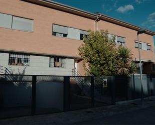 Exterior view of Single-family semi-detached for sale in Guadalajara Capital