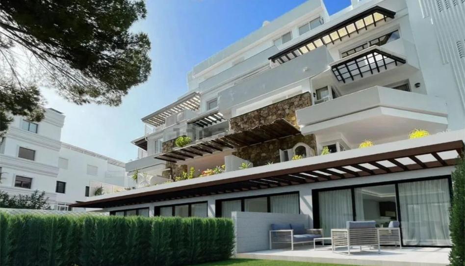 Foto 1 de Piso en venta en Calle Londres, S/n, Las Brisas, Málaga