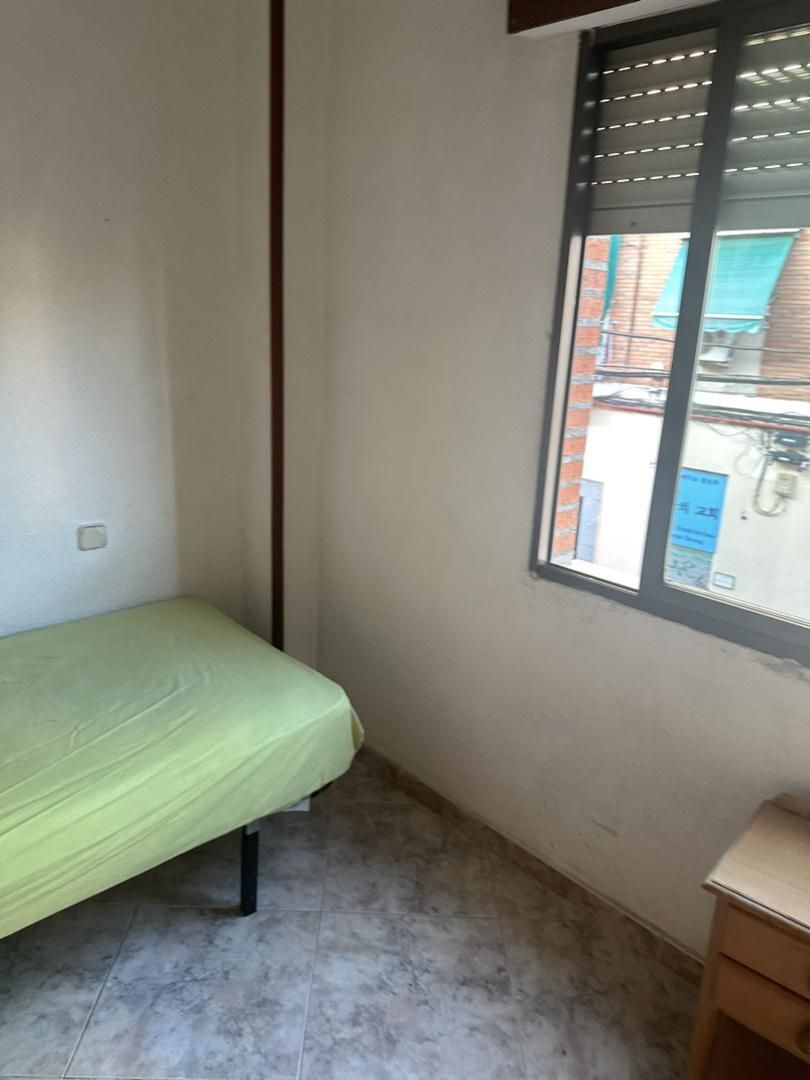 Bedroom of Flat to share in  Madrid Capital  with Furnished, Washing machine and Internet