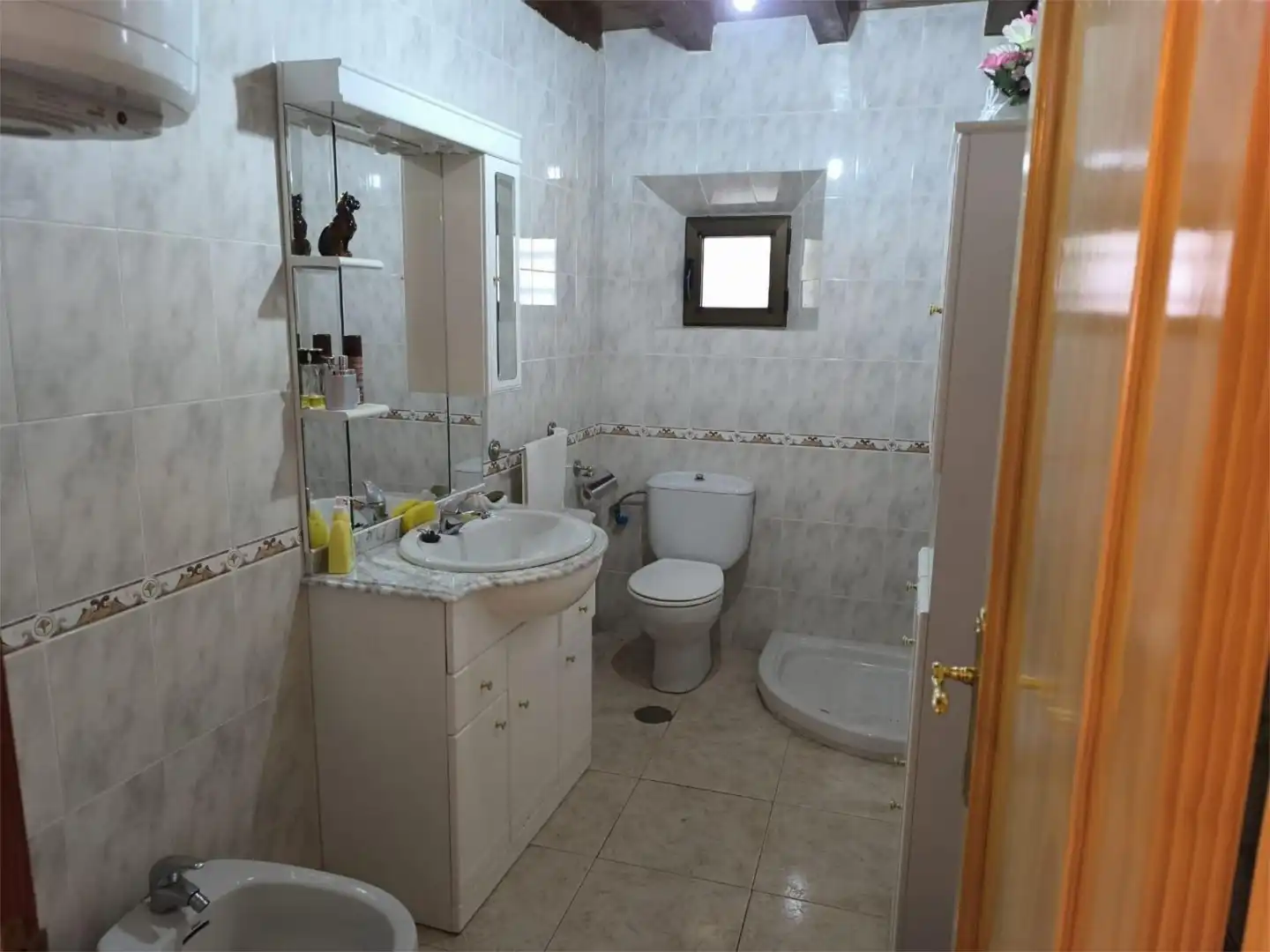 Casa adosada en venta en Calle Segovia, 22, Orejana Baño de Casa adosada en venta en Orejana con Calefacción, Trastero y Amueblado