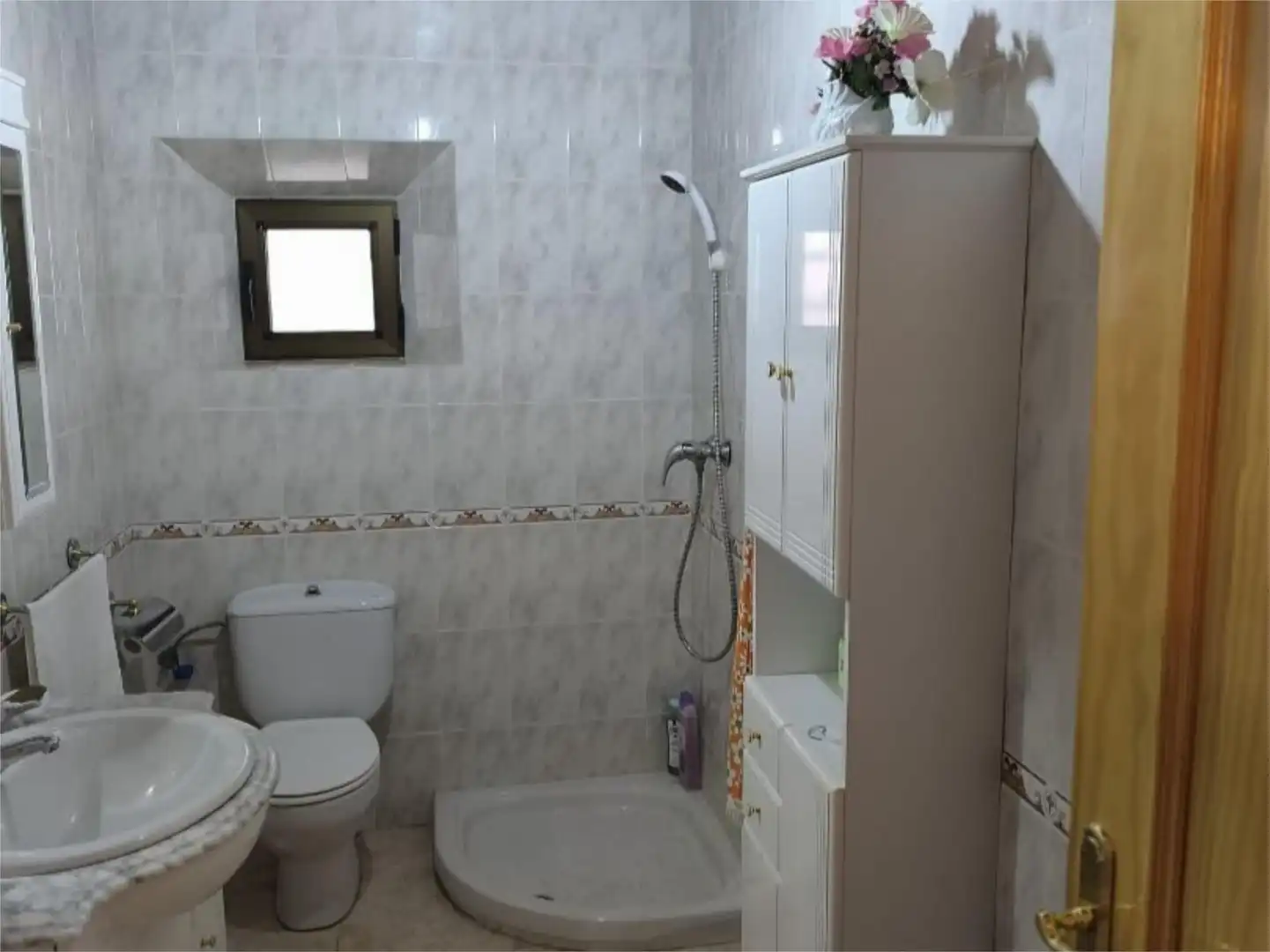 Casa adosada en venta en Calle Segovia, 22, Orejana Baño de Casa adosada en venta en Orejana con Calefacción, Trastero y Amueblado