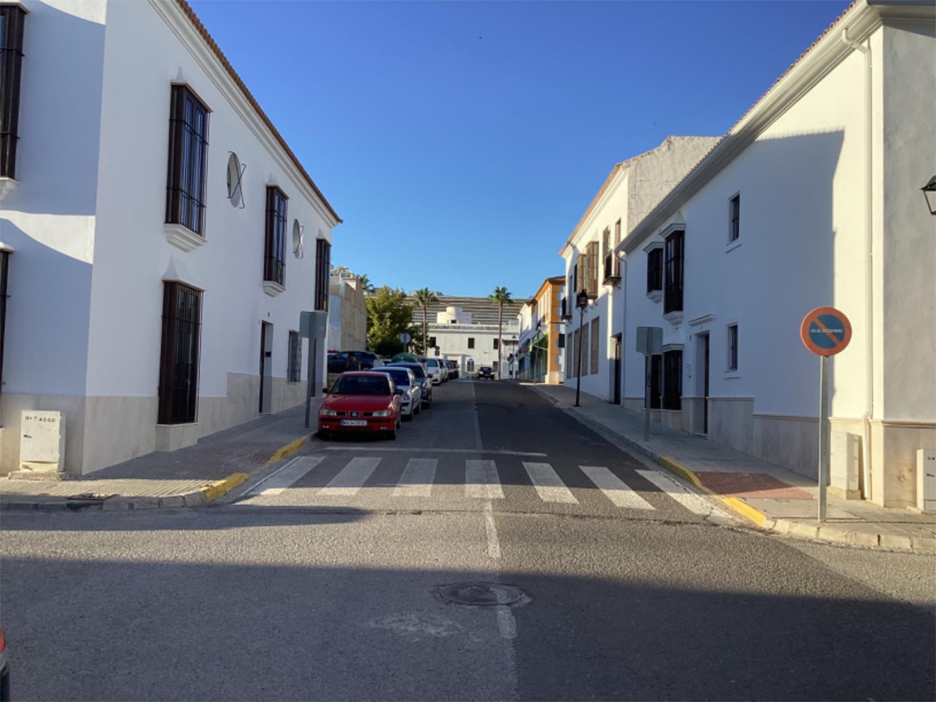 Vista exterior de Casa adosada per a compartir en Osuna amb Calefacció, Jardí privat i Terrassa