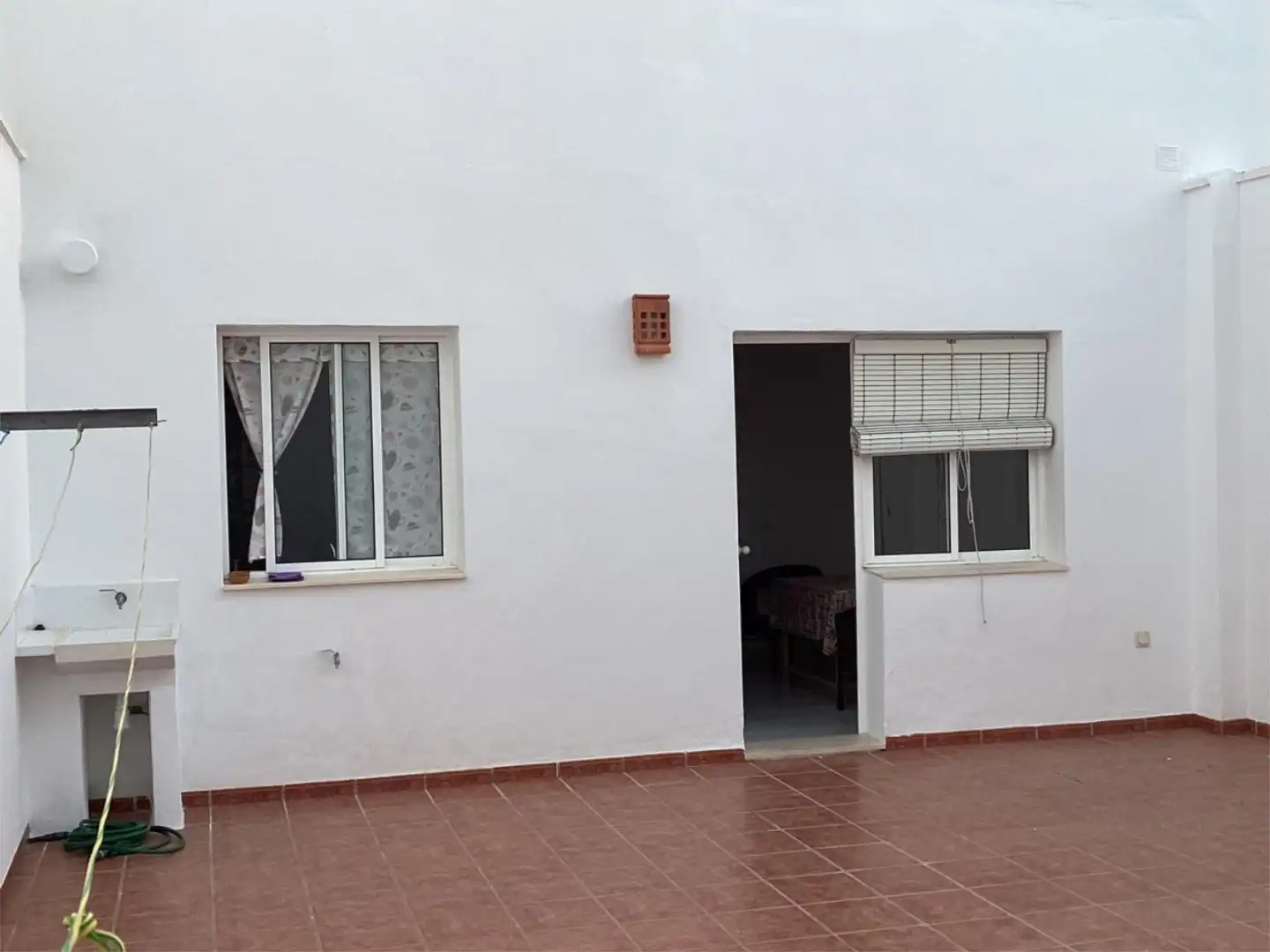 Habitació a Calle Doctor Francisco Grande Covián, 19, Osuna Vista exterior de Casa adosada per a compartir en Osuna amb Calefacció, Jardí privat i Terrassa