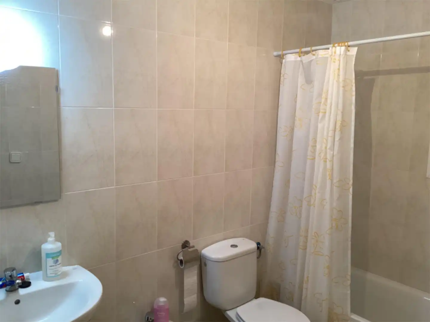 Habitació a Calle Doctor Francisco Grande Covián, 19, Osuna Bany de Casa adosada per a compartir en Osuna amb Calefacció, Jardí privat i Terrassa