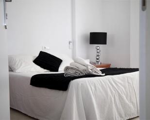 Bedroom of Flat to share in  Palma de Mallorca  with Air Conditioner and Balcony