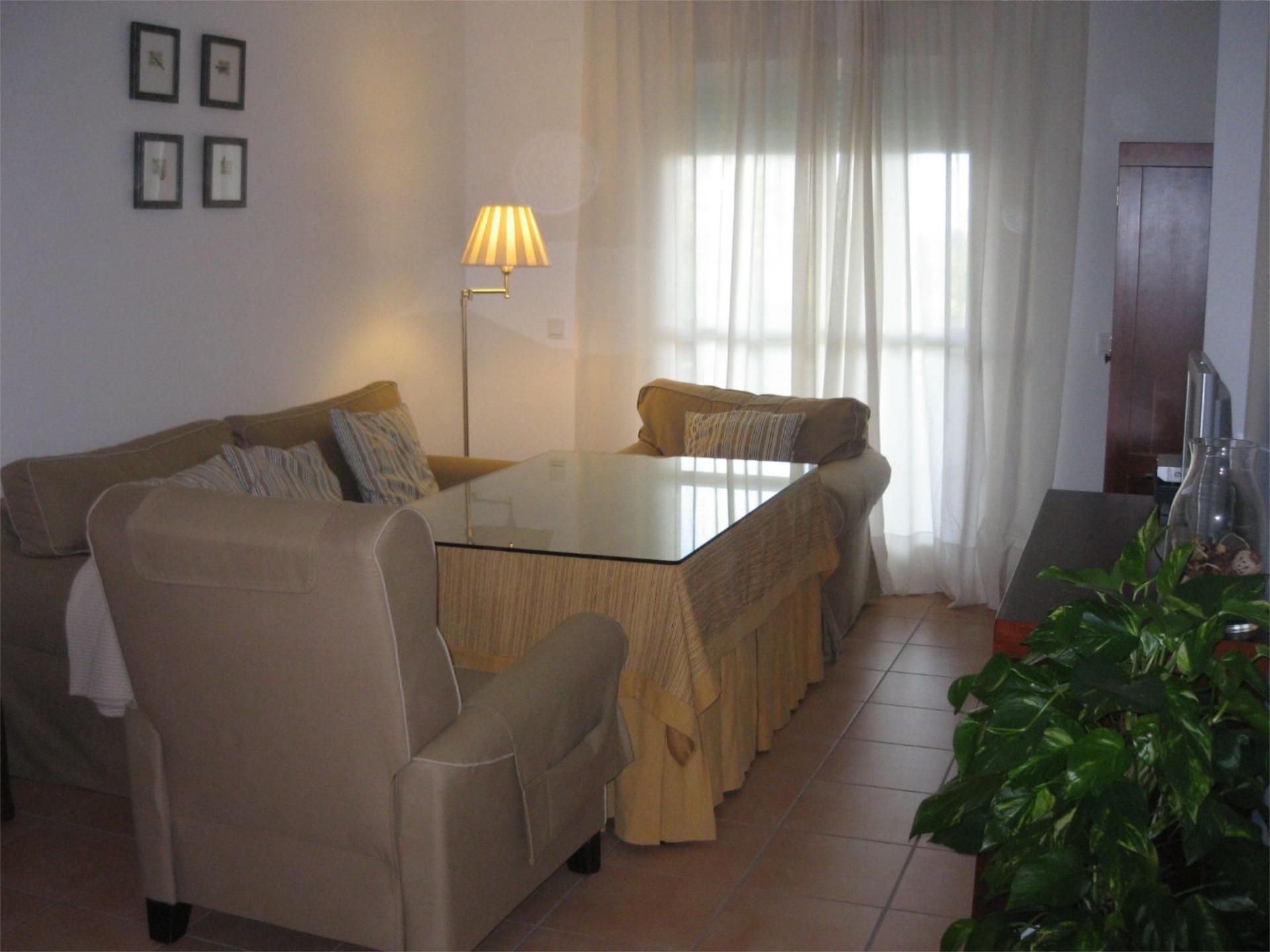 Sala d'estar de Pis en venda en Sanlúcar de Barrameda amb Aire condicionat, Calefacció i Jardí privat