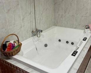 Bathroom of Flat for sale in  Jaén Capital  with Air Conditioner, Terrace and Balcony