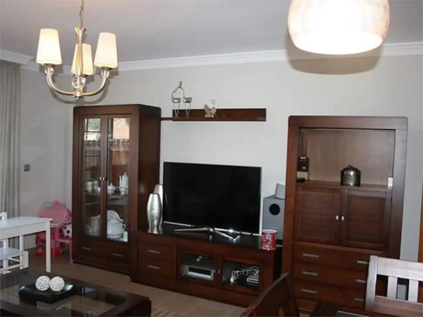 Living room of Flat for sale in Estepona  with Private garden, Terrace and Storage room