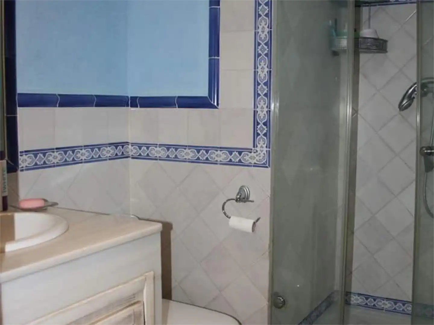 Bathroom of Flat for sale in Estepona  with Private garden, Terrace and Storage room