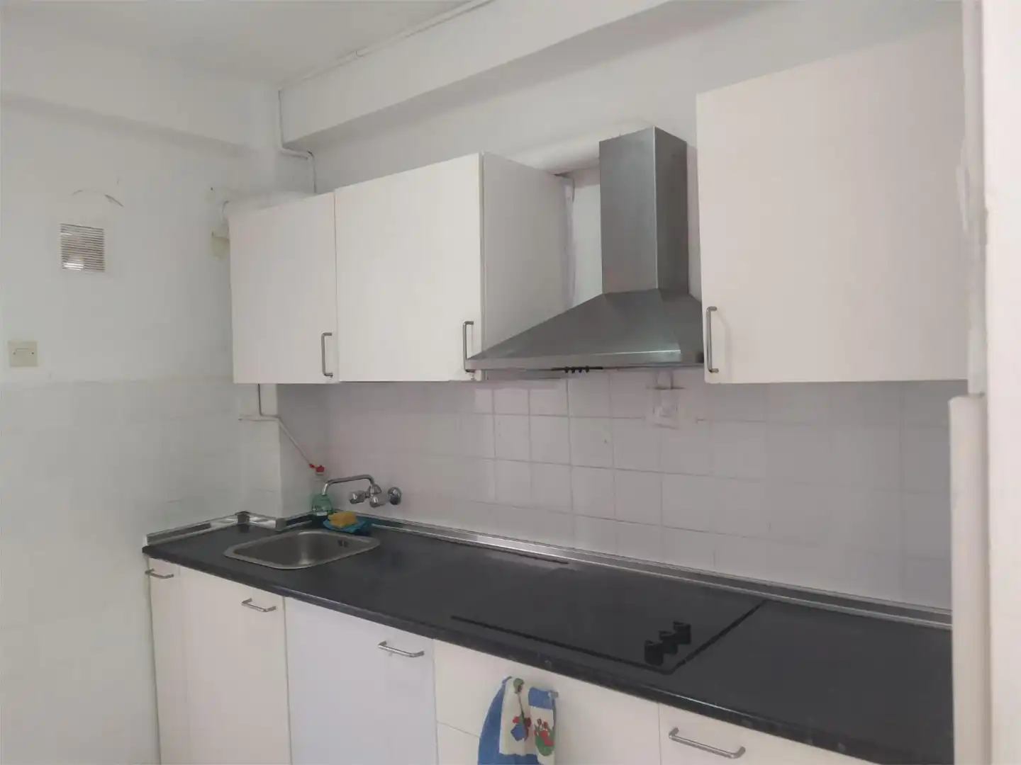 Room in Calle Barcenillas, 13, Gibralfaro Room in Calle Barcenillas, 13, Gibralfaro