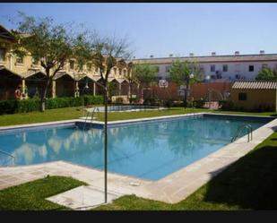 Piscina de Casa adosada en venda en Arcos de la Frontera amb Aire condicionat i Terrassa