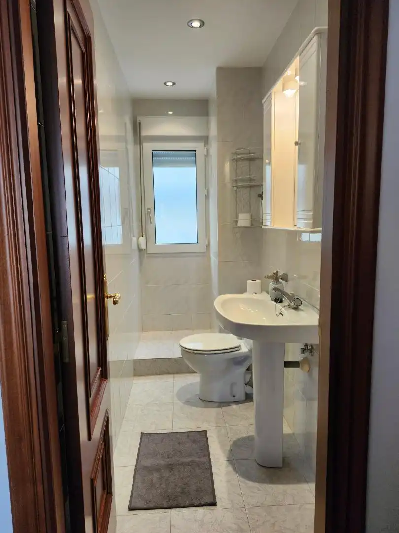 Flat for rent in Rúa Do Sol, 14, Laxe Bathroom of Flat for rent in Laxe