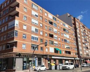 Exterior view of Flat for sale in Valladolid Capital  with Heating and Terrace