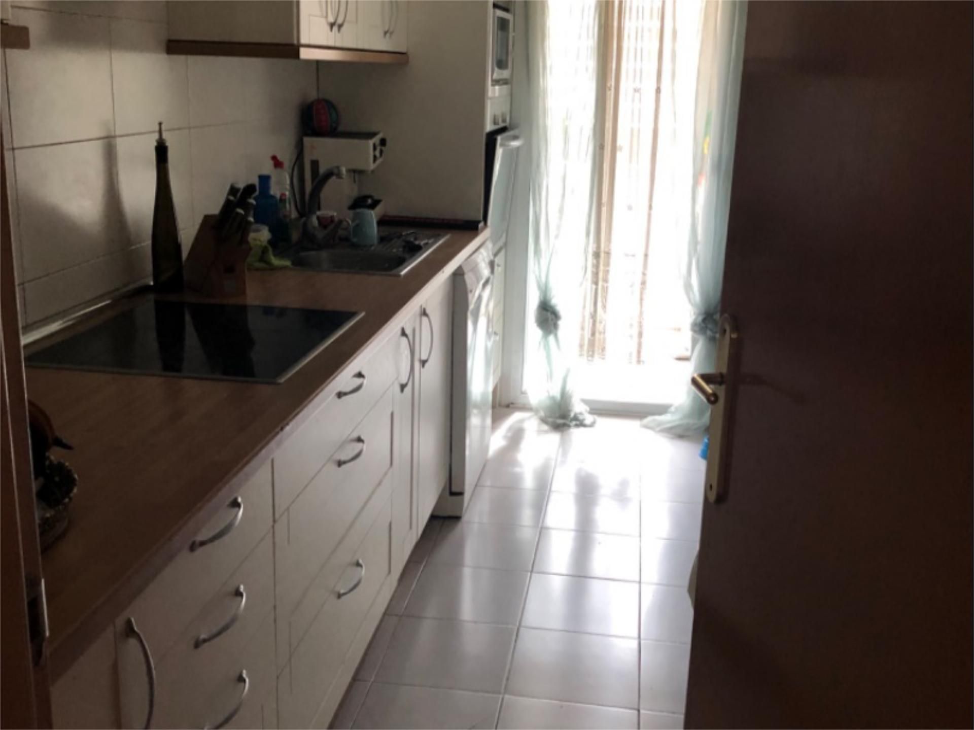 Kitchen of Flat to share in Baza  with Heating, Private garden and Parquet flooring