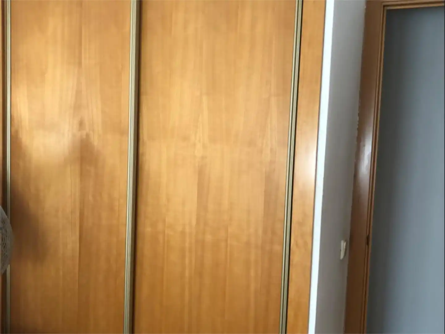 Schlafzimmer von Wohnung zur untervermieten in Baza mit Heizung, Privatgarten und Parkett