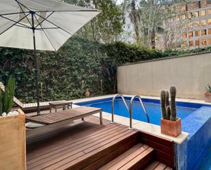 Swimming pool of Flat for sale in  Barcelona Capital  with Air Conditioner, Terrace and Swimming Pool