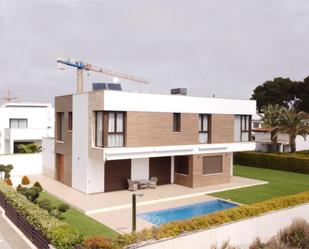 Exterior view of House or chalet for sale in Cambrils  with Air Conditioner, Terrace and Swimming Pool