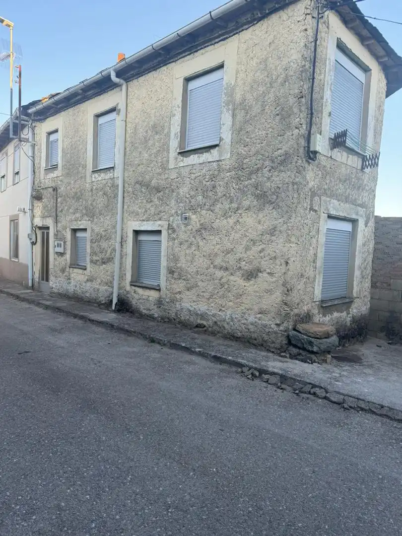 Vista exterior de Casa adosada en venta en Truchas
