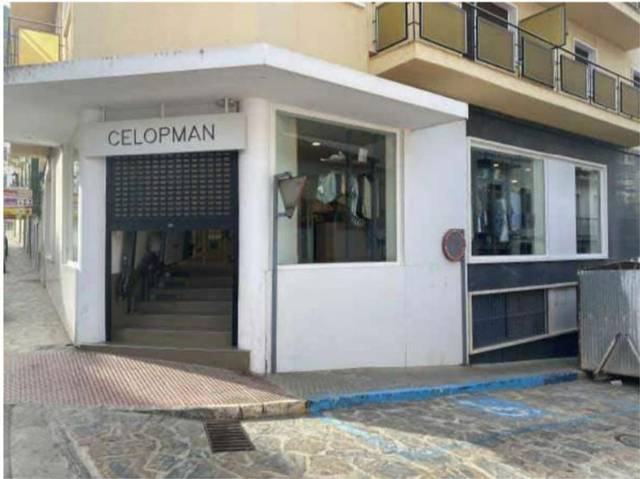 Local comercial en Venta en Calle Moreno de Mora, 15 en Ubrique