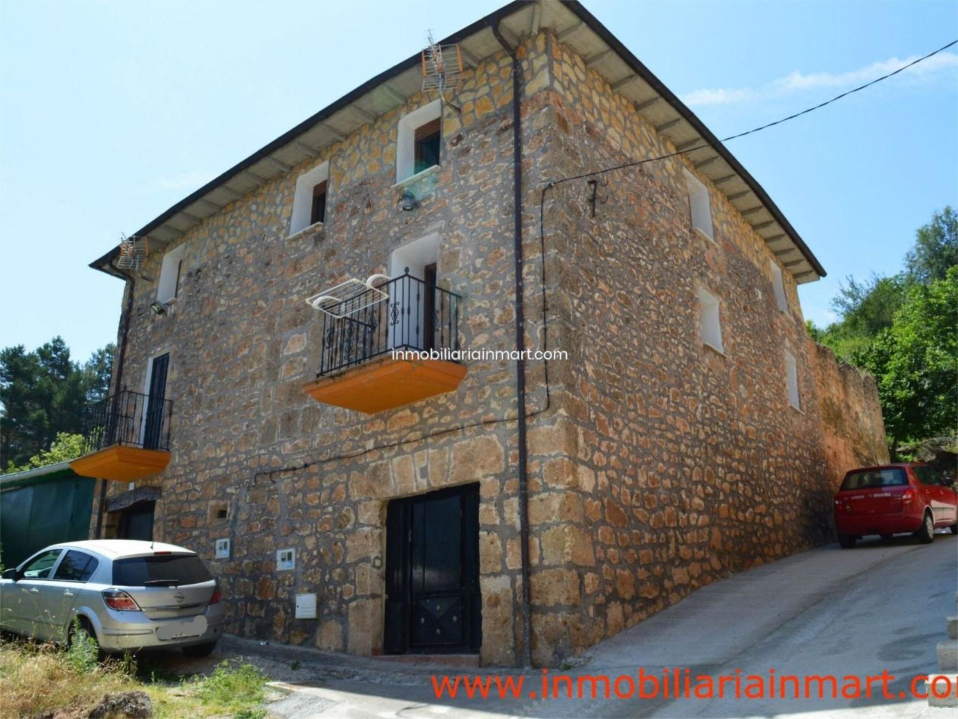 Vista exterior de Finca rústica en venda en Aguas Cándidas amb Calefacció, Moblat i Balcó