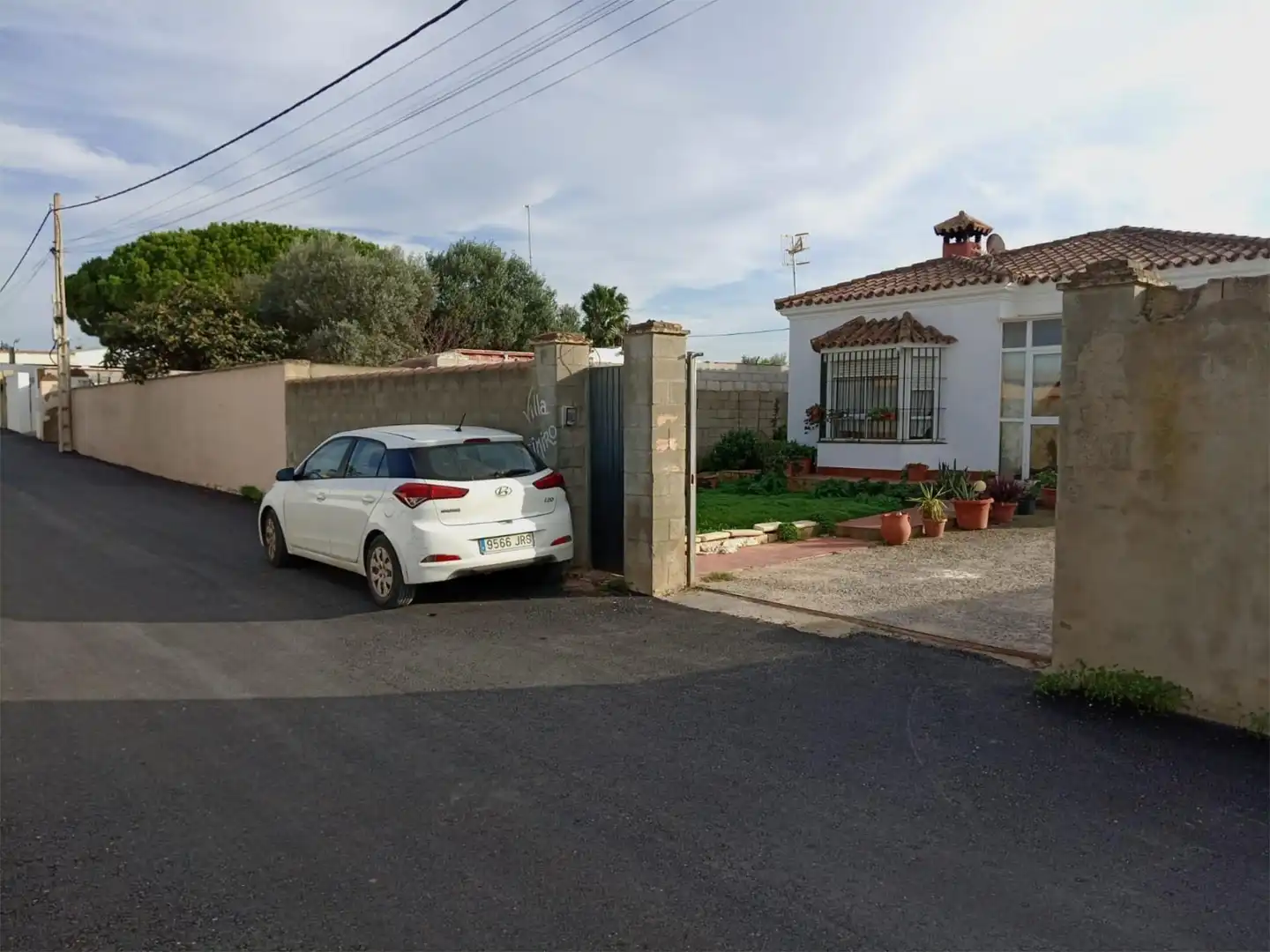 Exterior view of Houses for sale in Chiclana de la Frontera