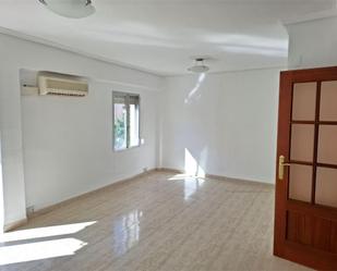 Living room of Flat for sale in  Valencia Capital  with Air Conditioner and Balcony