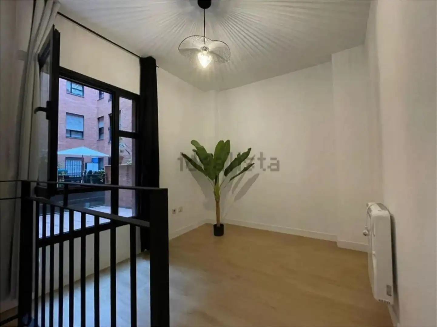 Geschaftsraum zur Miete in Calle de Arganzuela, 14, Embajadores - Lavapiés Schlafzimmer von Geschaftsraum zur Miete in Madrid mit Heizung